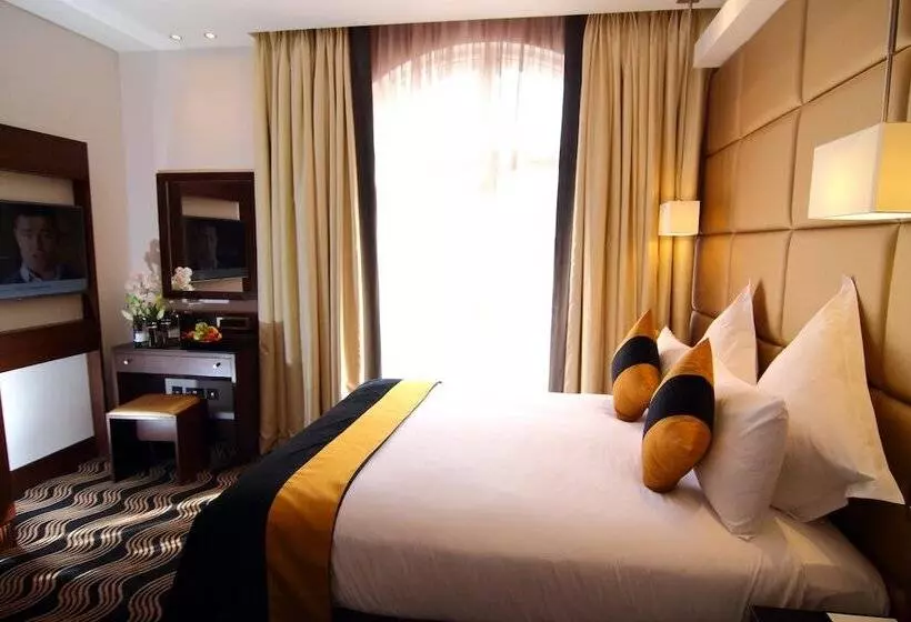 سوییت جونیور, Montcalm Piccadilly Townhouse, London West End