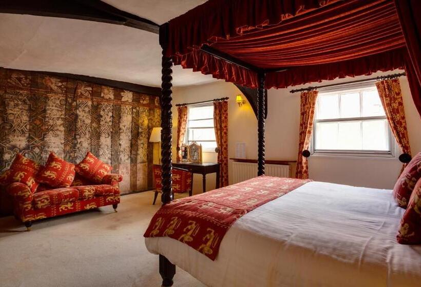 מיטת קינג בסוויטה, The Saracens Head