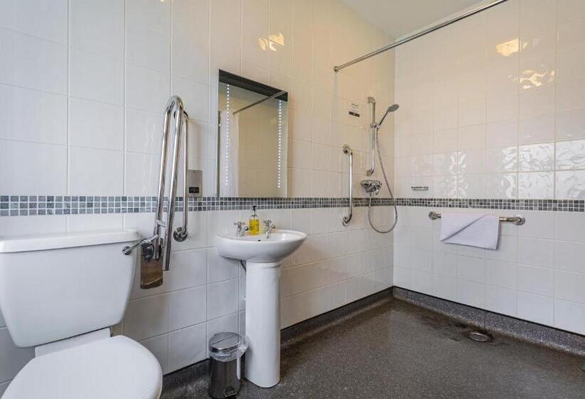Номер Стандарт Адаптированный для Инвалидов, The Talbot Hotel, Oundle , Near Peterborough