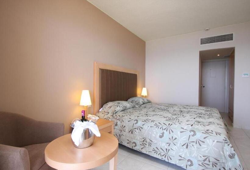 Standart Oda, Zakantha Beach