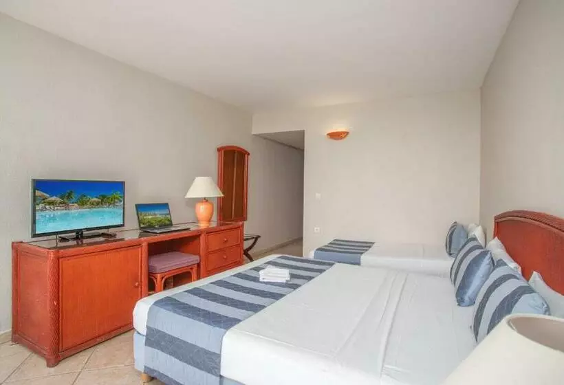 اتاق سوپریور سه تخته, Zenitude Hôtel Résidences Le Salako