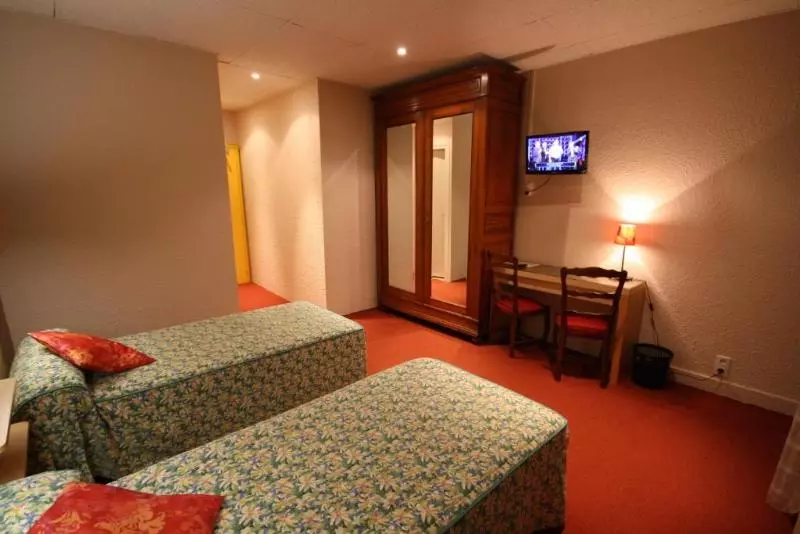 اتاق اساندارد با چشمانداز جانبی به دریا, Leonardo Royal Hotel Brighton Waterfront