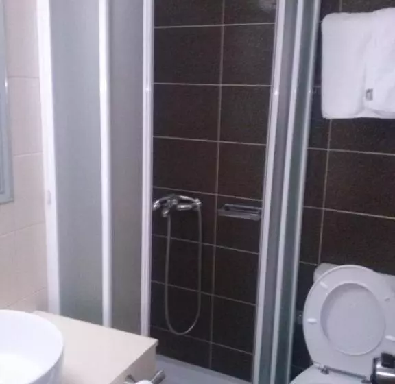 Quarto Estandar Individual, Astron