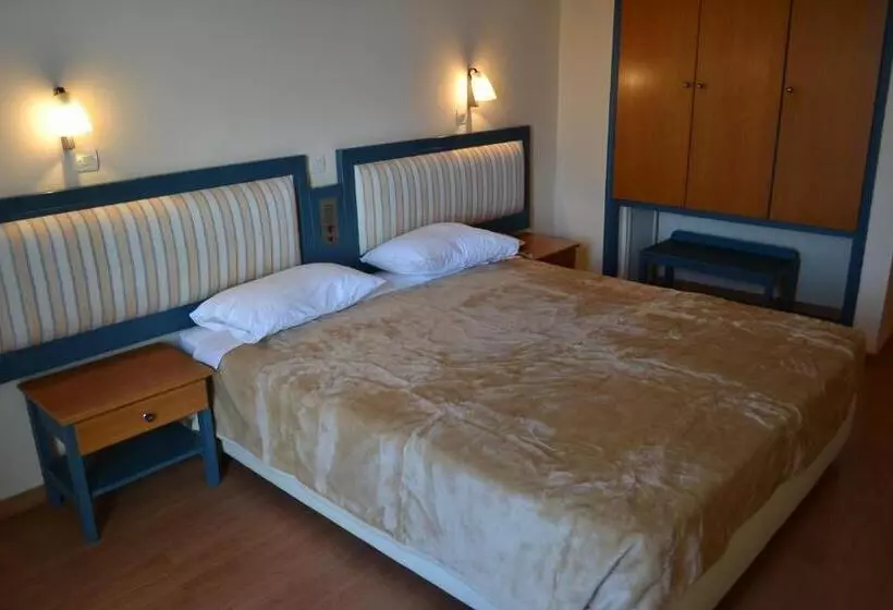 Quarto Estandar Individual, Astron