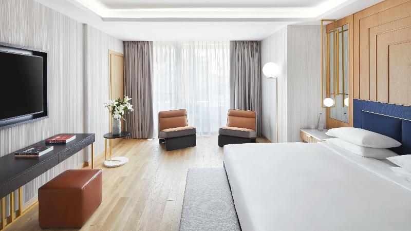 Люкс, Grand Hyatt Athens