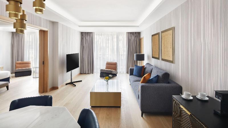 جناح, Grand Hyatt Athens