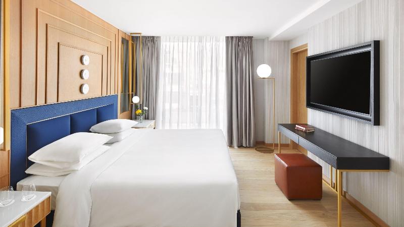 جناح, Grand Hyatt Athens