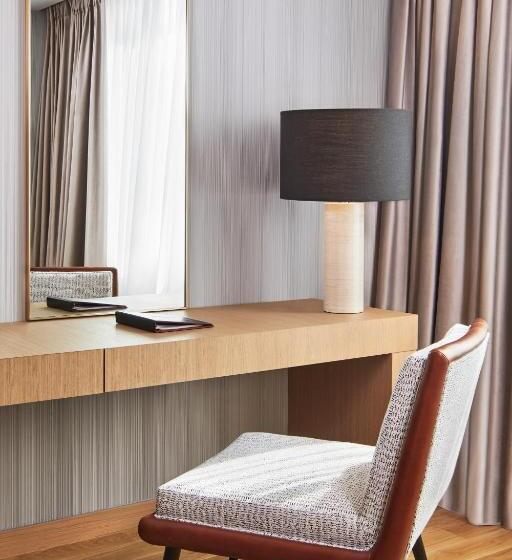 اتاق دلوکس با تخت کینگ و چشم‌انداز, Grand Hyatt Athens