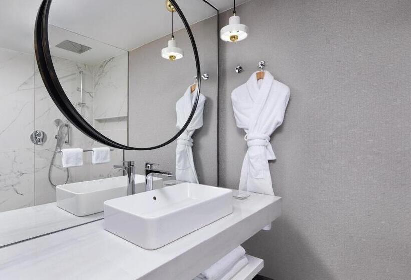 اتاق لوکس با چشم‌انداز, Grand Hyatt Athens