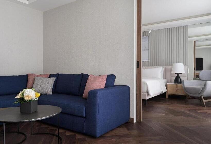 Люкс с Бассейном, Grand Hyatt Athens