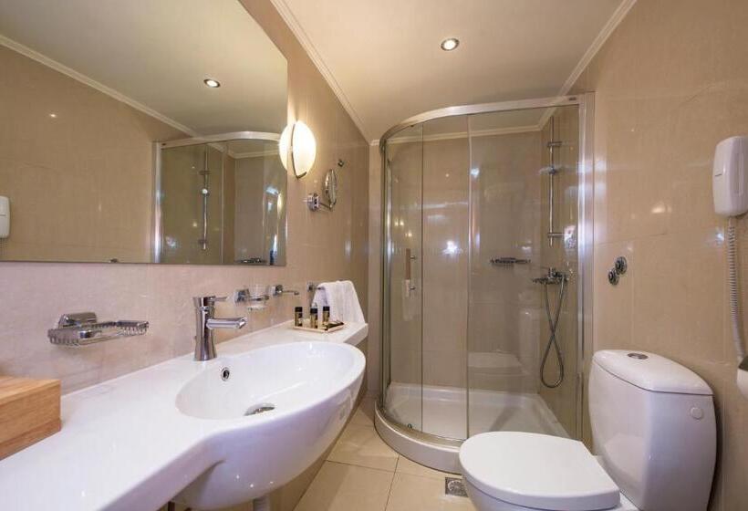 اتاق اجرایی با چشمانداز دریا, Hermes