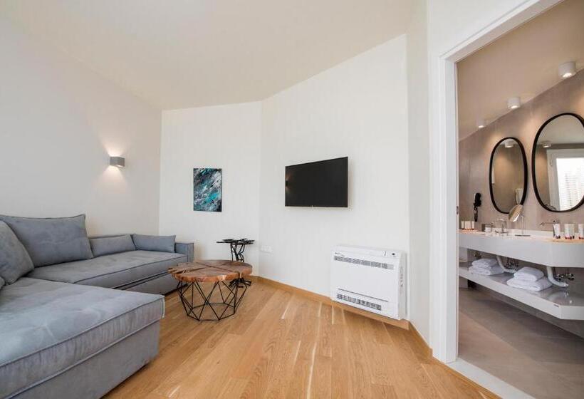 سوییت با چشمانداز دریا, Hermes