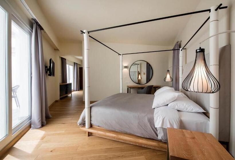 سوییت با چشمانداز دریا, Hermes