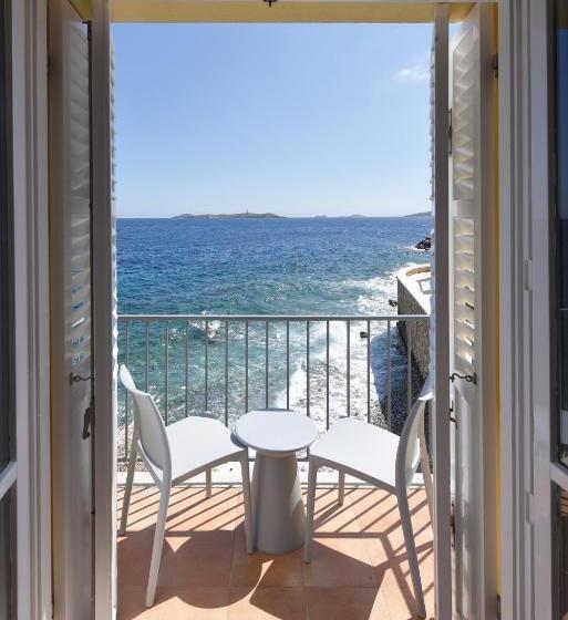 سوییت جونیور با چشمانداز دریا, Hermes