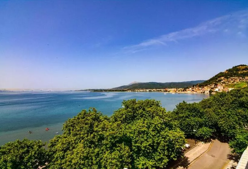 スーペリアールーム, Lepanto Beach