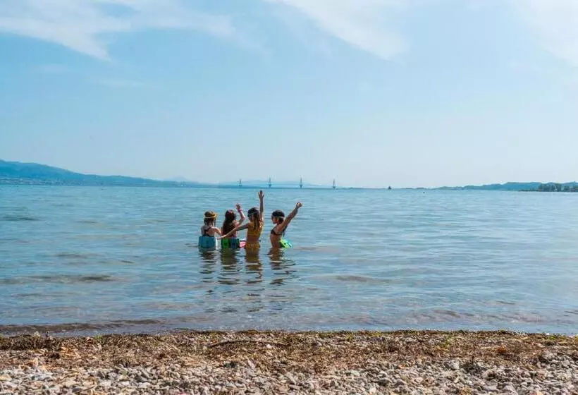 エコノミールーム, Lepanto Beach