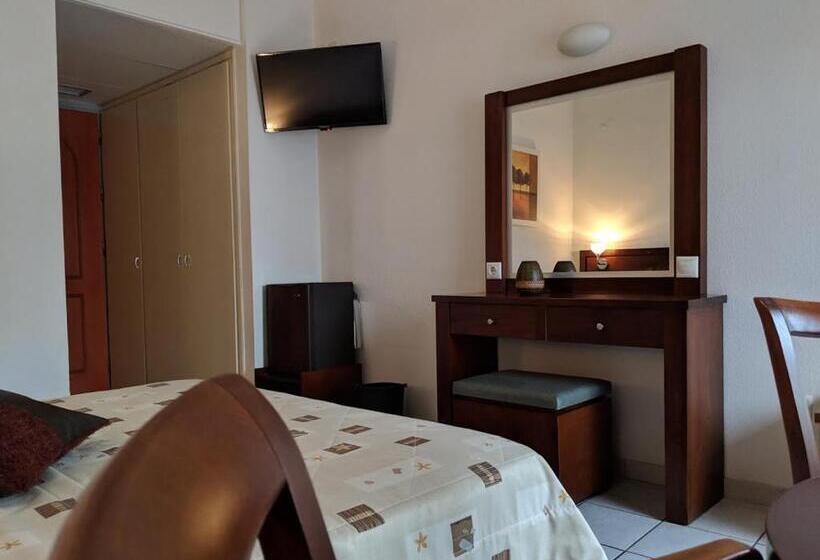 エコノミールーム, Lepanto Beach