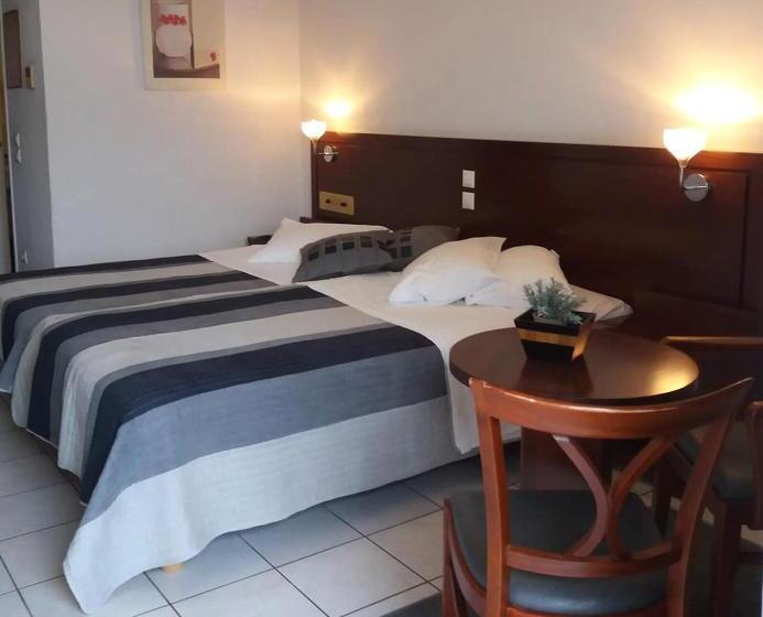 エコノミールーム, Lepanto Beach