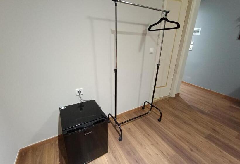 스탠다드 트리플 룸, Queens Leriotis