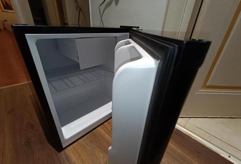 스탠다드 트리플 룸, Queens Leriotis