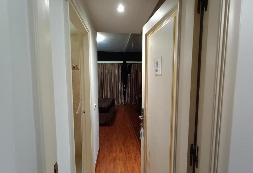 스탠다드 룸, Queens Leriotis