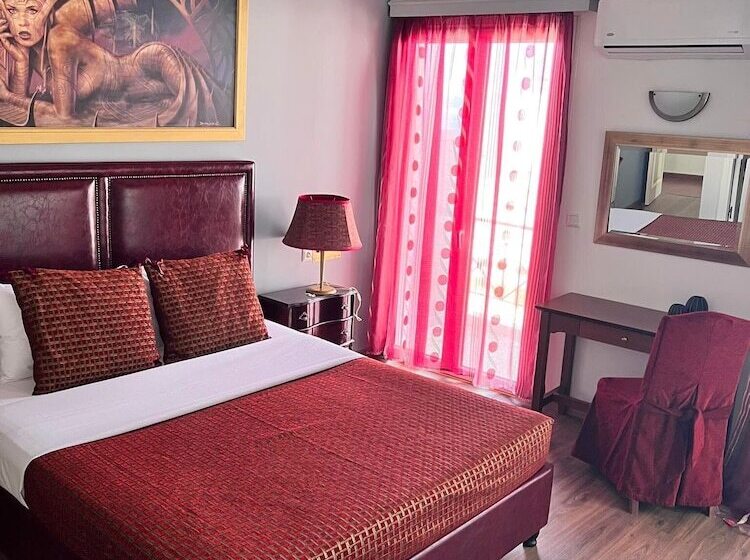 스탠다드 룸, Queens Leriotis