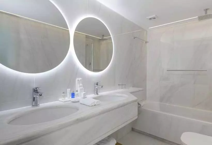 Family Room, Radisson Blu Park Hotel Athens