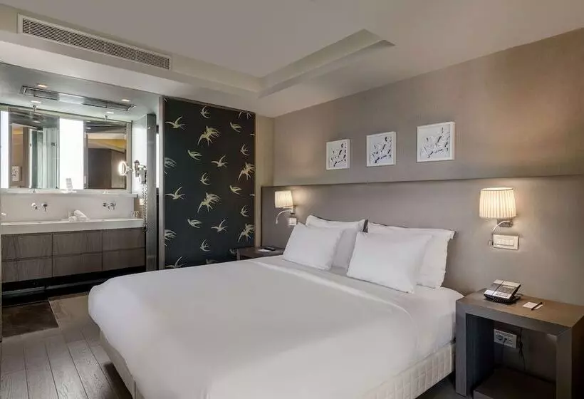 Suite with Views, Radisson Blu Park Hotel Athens