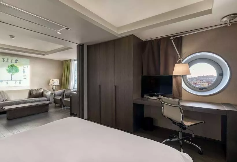 Suite with Views, Radisson Blu Park Hotel Athens