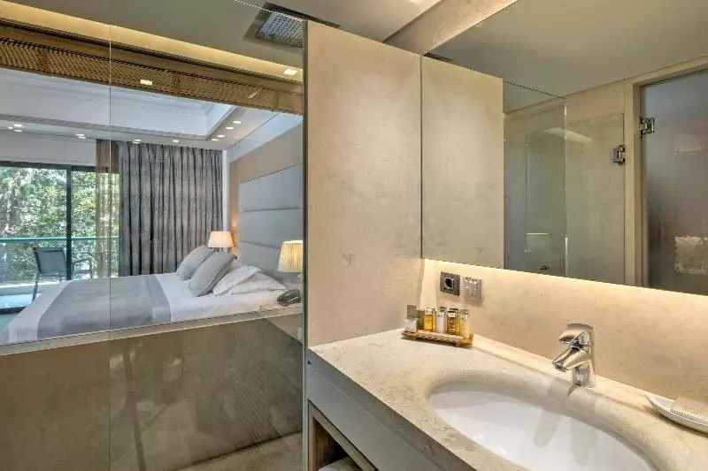 Deluxe-huone, Rodos Park
