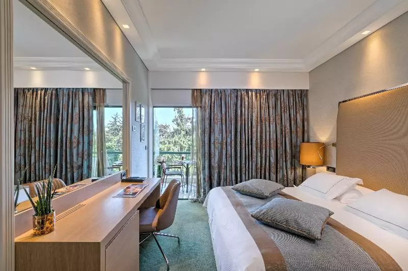 Deluxe-huone, Rodos Park