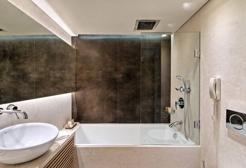 חדר דלוקס, Rodos Park