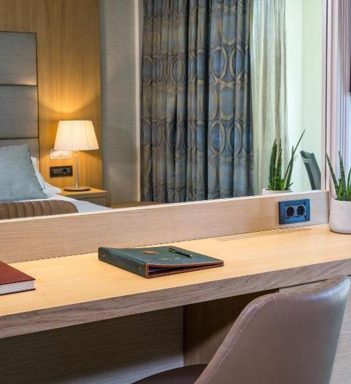 חדר דלוקס, Rodos Park