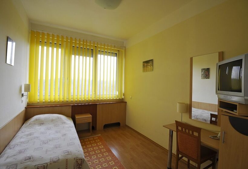 اتاق استاندارد یک نفره, Sport