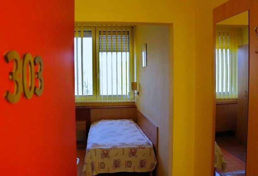 اتاق استاندارد یک نفره, Sport