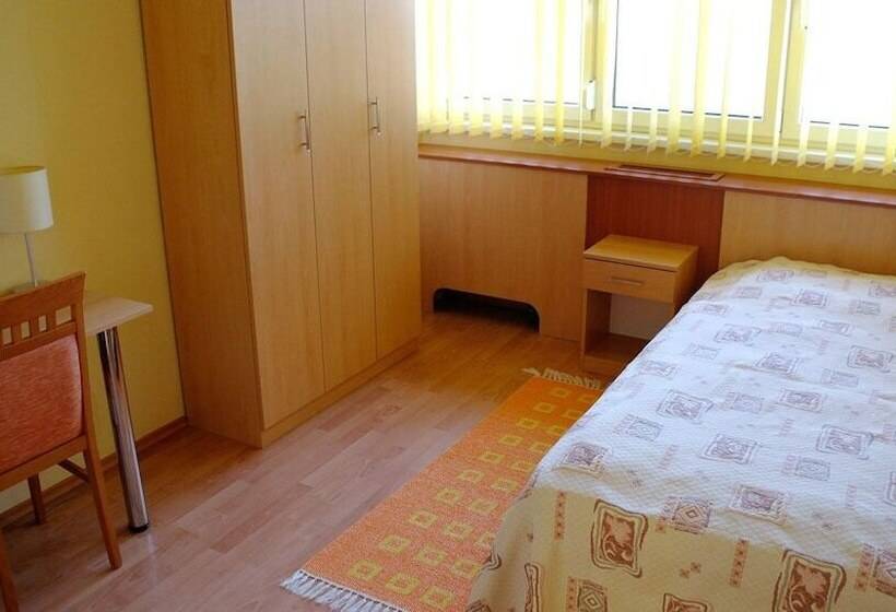 اتاق استاندارد یک نفره, Sport