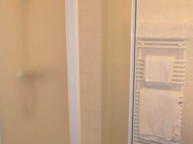 اتاق استاندارد یک نفره, Sport