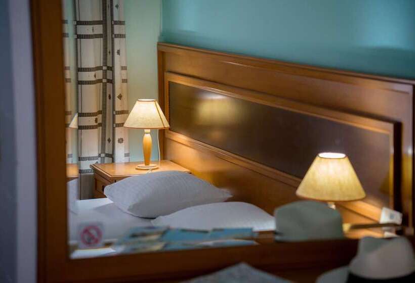 Номер Стандарт Вид на Море, Summery