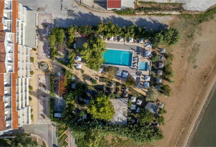 Номер Стандарт Вид на Море, Summery