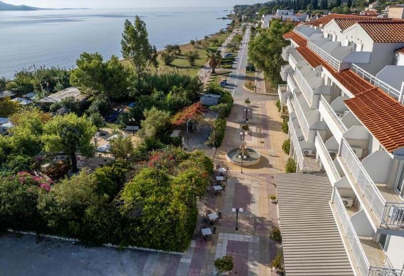 Номер Стандарт Вид на Сад, Summery