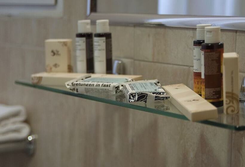 标准间, Triton Hotel Piraeus