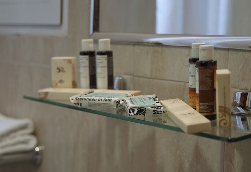 标准间, Triton Hotel Piraeus