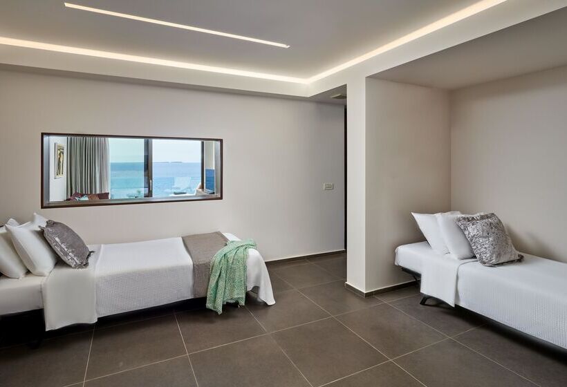 سوییت جونیور با چشم‌انداز دریا, White Rocks Hotel Kefalonia