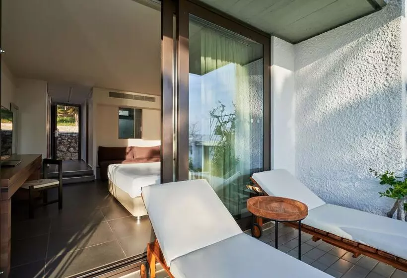 بانگلوی استاندارد با چشم‌انداز دریا, White Rocks Hotel Kefalonia