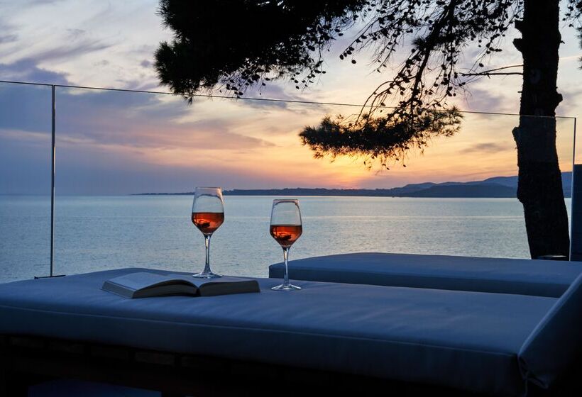 سوییت جونیور با چشم‌انداز دریا, White Rocks Hotel Kefalonia