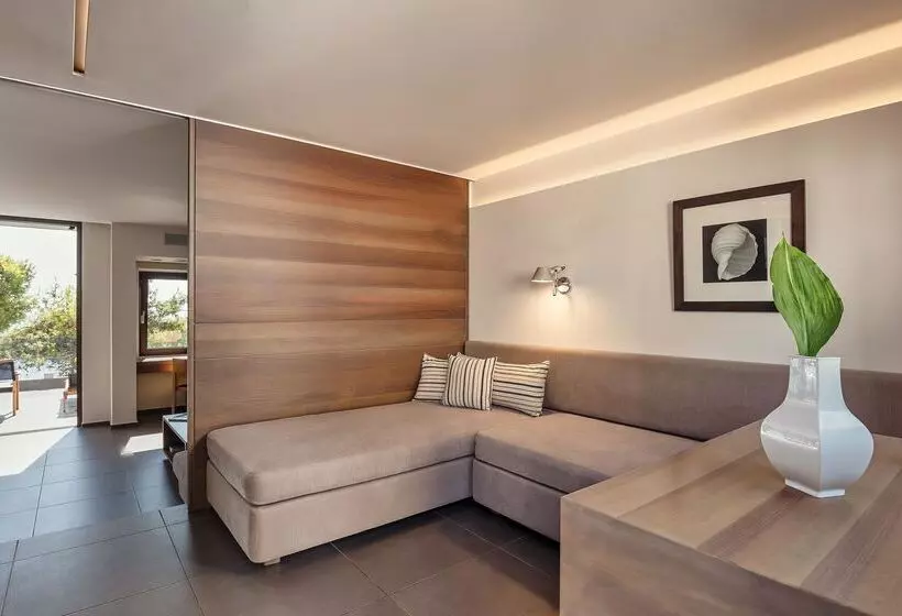 سوییت جونیور با چشم‌انداز دریا, White Rocks Hotel Kefalonia