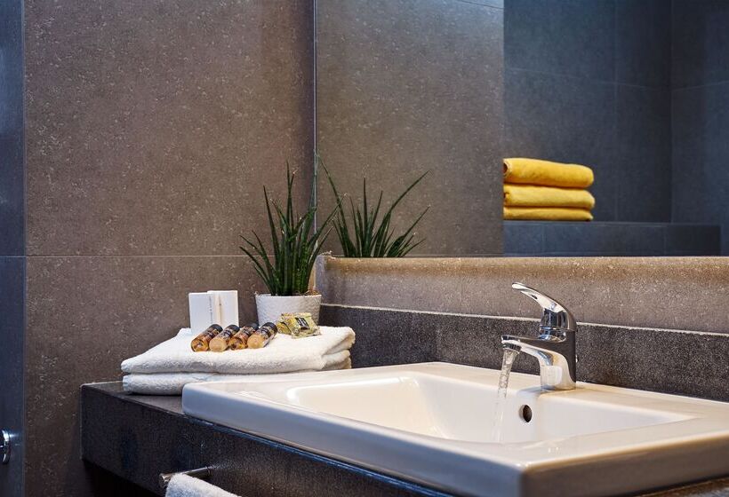 بانگلوی استاندارد با چشم‌انداز دریا, White Rocks Hotel Kefalonia