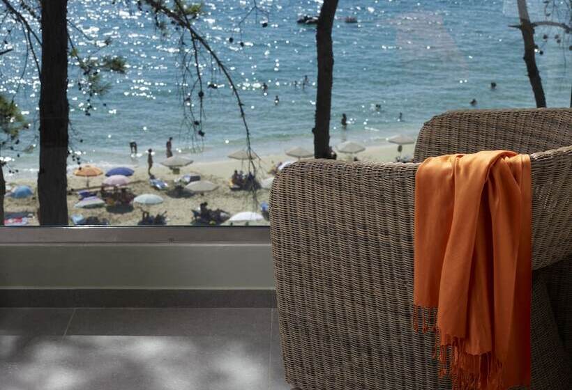 سوییت جونیور با چشم‌انداز دریا, White Rocks Hotel Kefalonia