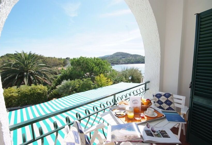 غرفة قياسية إطلالة جانبية علي البحر, Antares