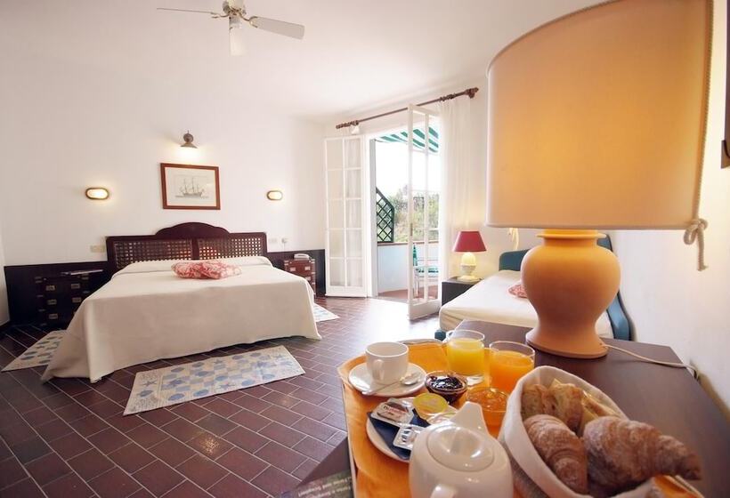 غرفة قياسية إطلالة جانبية علي البحر, Antares